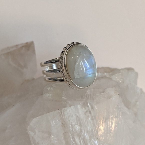 Natural Rainbow Moonstone 925 Silver Ring size 7.5 - Picture 9 of 13